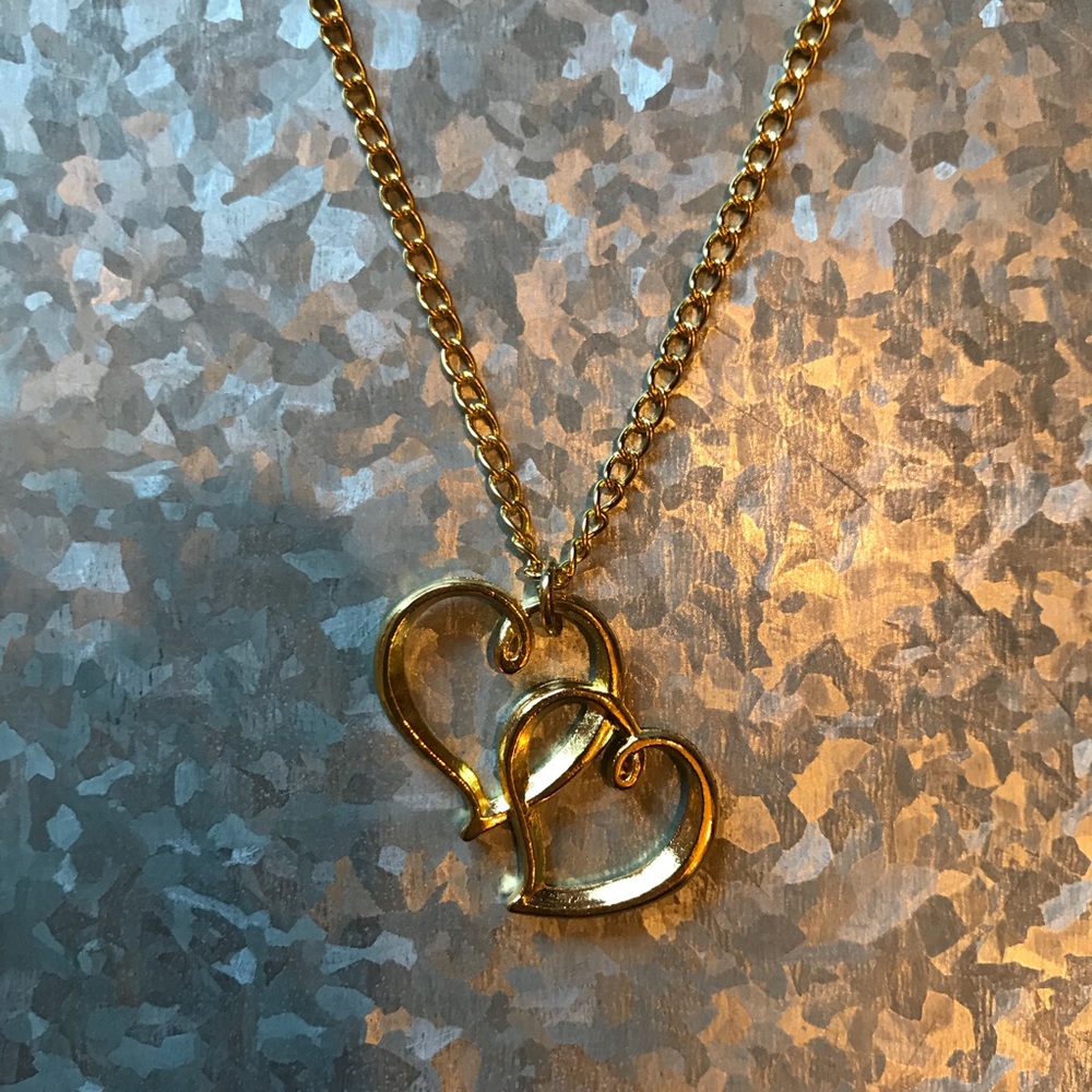 5/$35 😍 18in Double Heart Necklace 💛